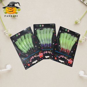 Pointes d'ongles qui brillent dans le noir pour Halloween, vertes avec des pointes rouges, pour la décoration de fête costumée - Product Image 4