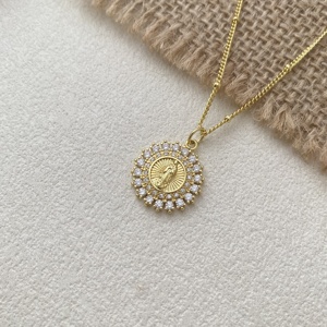 Collier délicat avec médailles de la Vierge de Guadalupe, 6 styles, pendentifs Notre-Dame <span class=keywords><strong>Marie</strong></span> avec cadre en strass <span class=keywords><strong>pour</strong></span> le quotidien et la prière en église - Product Image 4