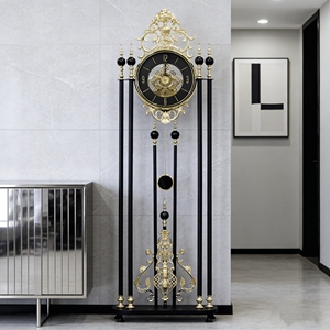 Reloj de pie de lujo de metal dorado, estilo retro europeo, con péndulo hueco, para sala de estar o villa. - Product Image 4