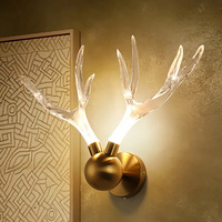 Décoration artistique personnalisée : Sculpture en résine transparente en forme de bois de cerf avec applique murale LED, modèle de collection d'art modelé à la main