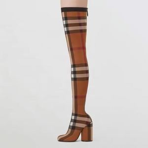 Bottes hautes classiques à carreaux pour femmes, extensibles, avec talons épais, au-dessus du genou, fermeture éclair longue à l'arrière, pour l'hiver - Product Image 4