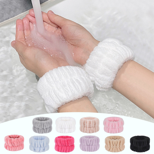 Ensemble de bandeaux et de bracelets de spa <span class=keywords><strong>pour</strong></span> femmes, en polaire corail doux, élastiques, <span class=keywords><strong>pour</strong></span> <span class=keywords><strong>cheveux</strong></span>, avec accessoires <span class=keywords><strong>pour</strong></span> le maquillage au poignet - Product Image 4