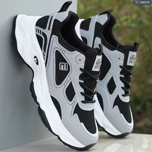 Chaussures de sport décontractées pour hommes, tendance printemps, style marche, semelle <span class=keywords><strong>plateforme</strong></span>, antidérapantes, résistantes à l'usure, <span class=keywords><strong>avec</strong></span> semelle intérieure en maille PU, à enfiler - Product Image 2
