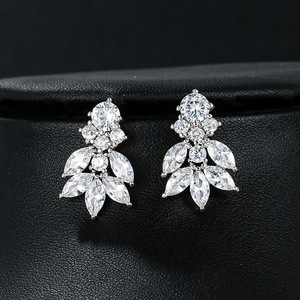 Orecchini a Perno Geometrici a Forma di Marquise per Donne, per Uso Quotidiano e Serale - Product Image 1