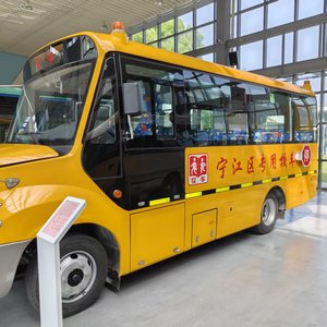 Autobús Escolar Ankai de 8m con 21-40 Asientos, Diésel, Volante a la Izquierda, Viajes Seguros, Siempre - Product Image 3