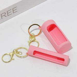 Étui à rouge à lèvres en silicone rose de qualité alimentaire, portable, résistant aux chutes, avec porte-clés, pour baume à lèvres et brillant à lèvres, avec boucle métallique - Product Image 3