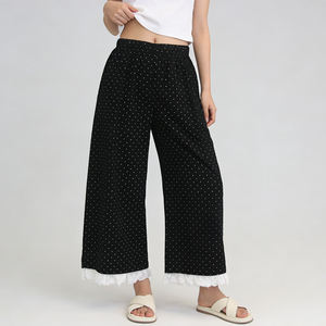 Pantalones Anchos <span class=keywords><strong>de</strong></span> Mujer con Estampado <span class=keywords><strong>de</strong></span> Lunares Negros, Tela Transpirable con Cintura Elástica y Ribete <span class=keywords><strong>de</strong></span> Encaje - Culottes Casuales <span class=keywords><strong>de</strong></span> Corte Holgado - Product Image 4