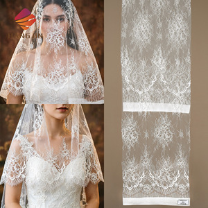 Tissu <span class=keywords><strong>de</strong></span> dentelle en tulle brodé blanc pour mariée, tissu <span class=keywords><strong>de</strong></span> dentelle à <span class=keywords><strong>cils</strong></span> 3M, dentelle Chantilly française à <span class=keywords><strong>cils</strong></span> pour mariage - Product Image 1