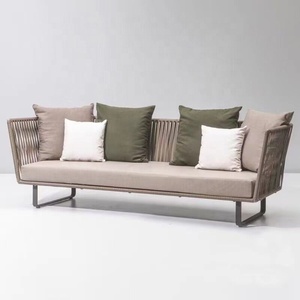 Ensemble <span class=keywords><strong>de</strong></span> canapé d'extérieur en <span class=keywords><strong>aluminium</strong></span> et rotin PE <span class=keywords><strong>de</strong></span> style contemporain, une place, pour patio, <span class=keywords><strong>jardin</strong></span>, cour, parc, hôtel, villa, <span class=keywords><strong>salon</strong></span> - Product Image 1
