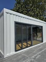 Boutique conteneurisée pour la vente au détail de rue, magasin de proximité, café-bar, unité de magasin mobile préfabriquée en panneaux sandwich et structure en acier