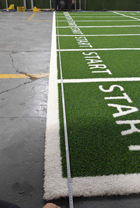 Césped <span class=keywords><strong>Artificial</strong></span> para Pista de Carreras Umax con Logotipo Personalizado, Césped Sintético de Polietileno Suave para Gimnasio, Pista para Correr, Empujar Trineos - Product Image 3