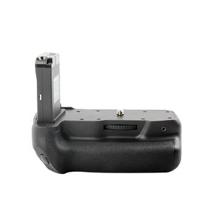 ด้ามจับแบตเตอรี่ RingTeam <span class=keywords><strong>EOS</strong></span>-<span class=keywords><strong>800D</strong></span> รองรับแบตเตอรี่ LP-E17 ได้ 2 ก้อน ด้ามจับแบตเตอรี่แนวตั้งสำหรับกล้อง Canon <span class=keywords><strong>EOS</strong></span> <span class=keywords><strong>800D</strong></span> 77D T7i 9000D - Product Image 1
