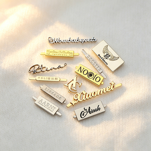 OEM Custom Embossed Metal Prong Label, Electroplated Zinc Alloy Pin Fastening Brand Plaque For Leather <b>Bags</b>, Sandals, Belts - Product Image 2