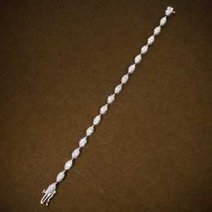 Pulsera de Diamantes con Corte Marquesa de 9 CTW |   Pulsera de tenis con diamantes certificados E-F VVS - Product Image 3