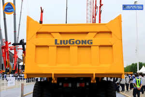 Camión Volquete Usado LIUGONG de 70 Toneladas, Euro 5, Diésel, 6x4, Volante a la Izquierda, para Minería, con Cámara Trasera, 351-450HP, Tanque de 36m, DW105A - Product Image 3
