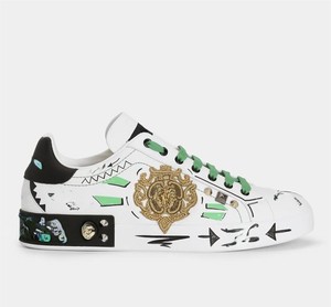 รองเท้าผ้าใบแบบผูกเชือกข้อเท้าสำหรับทุกเพศ ยี่ห้อ WITHCOCO ดีไซน์แบบ Patchwork ตกแต่งด้วยป้ายเพ้นท์มือ ประดับด้วยหมุด  หน้าผ้าแบบ Fly Woven พื้นรองเท้าชั้นกลางทำจาก TPU พื้นรองเท้าชั้นนอกทำจาก EVA เพิ่มความสูง - Product Image 3