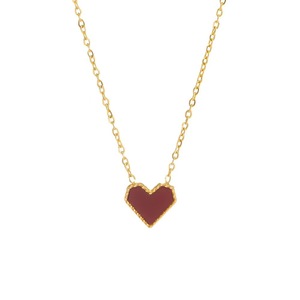 Tour de cou parisien en forme de cœur-Chaîne en acier inoxydable plaqué or 18 carats avec pendentif cœur cramoisi en émail vitrifié - Product Image 3