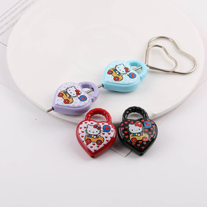 Cuentas acrílicas con forma de corazón de Hello Kitty para la fabricación de joyas, color aleatorio - Product Image 3