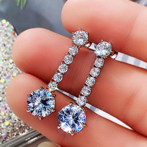 Orecchini Pendenti Eleganti con Zirconi e Catena a Nappina, Stile Vintage per Spose - Product Image 4