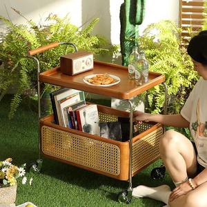 Carrito de Almacenamiento de Madera Maciza Estilo Vintage con Estante de Ratán, Carrito Móvil para Sala de Estar y Dormitorio - Product Image 5