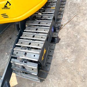 Excavatrice hydraulique compacte Komatsu PC35 d'occasion, très durable et efficace, pour divers travaux de terrassement - Product Image 5