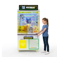 Machine à griffes géante professionnelle pour la distribution de cadeaux avec lecteur de carte, idéale pour les parcs d'attractions pour enfants et les centres commerciaux à fort trafic