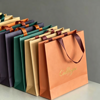 Sac à main en carton blanc haut de gamme pour emballage commercial, marque personnalisée, capacité de charge fiable de 6 à 9 kg
