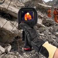 Caméra thermique de lutte contre les incendies MF500 384x288 IR 25Hz 50mK 8 palettes de couleurs 30-800m portée laser IP67 5kg écran 3,5'' 5h