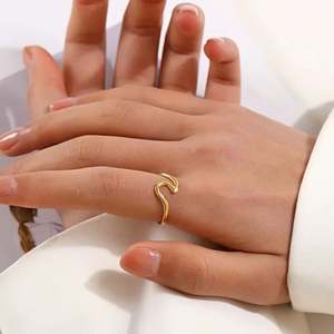 Cincin baja tahan karat wanita, cincin tipis lapisan emas 18 K sederhana sederhana sederhana antialergi - Product Image 5
