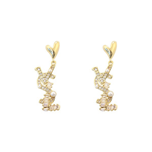 Nuevos pendientes de diamantes de sentido avanzado de lujo ligero de moda, estilo de tuerca E con <span class=keywords><strong>letra</strong></span> de fragancia pequeña Europea americana, venta al por mayor - Product Image 6