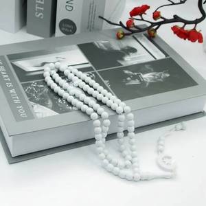 Tasbih étnico de resina brillante y suave con 99 cuentas de 8 mm, colgante desmontable de estrella y luna, accesorio diario musulmán portátil para todos. - Product Image 1