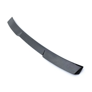 Accesorios para Auto Welta, Alerón de Techo Trasero con Aspecto Original Facelift, Diseño de Fibra de Carbono Negra, Plástico ABS con Acabado Pulido - Product Image 3