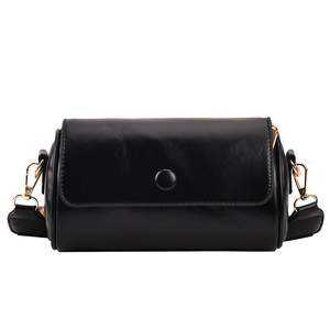 กระเป๋าสะพายข้างหนัง PU สำหรับผู้หญิง สายสะพายไหล่กว้างปรับได้ สไตล์เรโทรสุดฮิต ทรงกระบอกเล็ก กระเป๋าสะพายทรง Messenger - Product Image 1