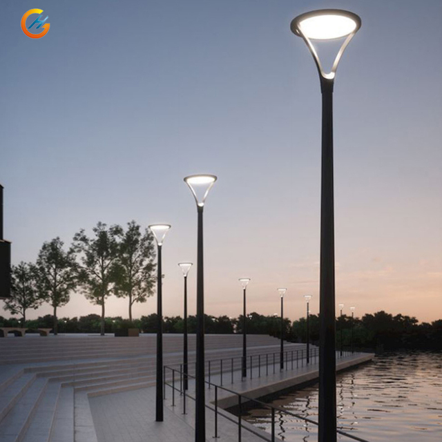 Hot Sale Die-cast Aluminum IP65 Waterproof High Pole Path Street Lamps 30W Customized Modern Outdoor Solar LED Garden Battery
