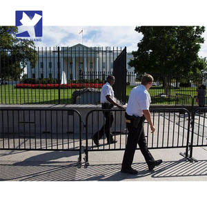 La fabbrica ha personalizzato la barriera di controllo della folla della strada/barricata di controllo della folla del metallo/barriera di traffico per la strada di evento - Product Image 2