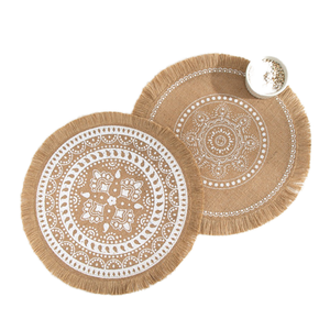 Set de table rond antidérapant en jute tissé classique de 38cm avec pompon et franges - Product Image 1