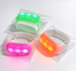 Pulseras Luminosas para Conciertos con Tecnología RF, Control Remoto, Cinta Personalizable con Transferencia Térmica, Logotipo Personalizado al por Mayor - Product Image 5