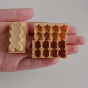 Bandeja de huevos en miniatura realista perfecta para decoración de cocina de casa de muñecas o accesorios de fotografía accesorios de muñecas - Product Image 5