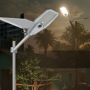 Lampadaire solaire LED étanche IP66 avec télécommande et détecteur de mouvement intégré pour l'éclairage routier et l'ingénierie routière - Product Image 1