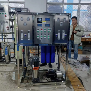 Système de purification d'eau par osmose inverse personnalisé pour la productivité, avec <span class=keywords><strong>pompe</strong></span> EDI, boîte de vitesses PLC, réservoir sous pression, <span class=keywords><strong>filtre</strong></span> à charbon et membrane. - Product Image 1