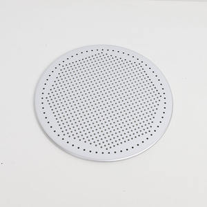 Plateau en aluminium rond perforé Plateau de cuisson pour pizza <span class=keywords><strong>Plaque</strong></span> à pizza en croûte croustillante avec trous - Product Image 5