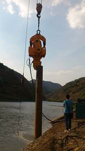 Valla de carretera hidráulica O Shape <span class=keywords><strong>Post</strong></span> <span class=keywords><strong>Driver</strong></span> Ramming Machine Excavadora Pila Driving Vibro Hammer - Product Image 5