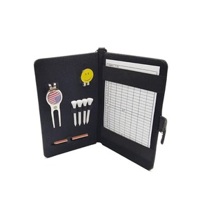 Ensemble d'accessoires de golf tout-en-un portable et écologique : porte-cartes de score, étui pour carnet de scores en cuir PU, outil de réparation de divots et marqueur de balle - Product Image 2