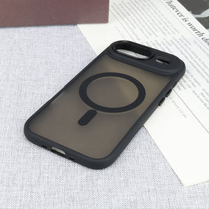 Étui de téléphone magnétique antichoc en TPU souple avec revêtement luxueux au toucher de la peau, résistant au jaunissement et protecteur pour téléphone 17 - Product Image 2