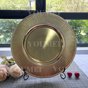Assiettes de présentation élégantes en plastique doré, motif soleil radial, 13 pouces, pour mariages, banquets et décorations de fête - Product Image 2