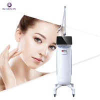 Machine à laser fractionné CO2 ablatif 10600 nm pour le resurfaçage de la peau du visage, le traitement des cicatrices d'acné, des rides et des vergetures avec des préréglages intelligents
