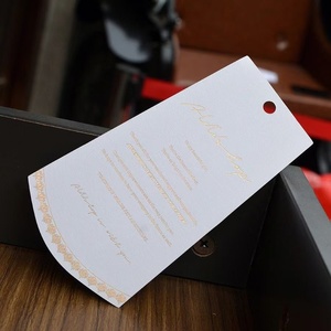 การออกแบบแท็กแขวนที่สวยงามแบบกำหนดเองจากโรงงานการพิมพ์ - Product Image 6