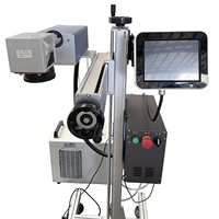 Codeur laser industriel volant, machine de marquage laser en ligne pour l'impression de codes de lots, numéros de série et dates sur les emballages