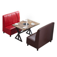Ensemble table et chaises de salle à manger industrielles modernes pour restaurant, matériaux métal, bois, cuir, durable et écologique