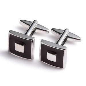 Boutons de manchette en métal de style français, col à revers, tendance, forme carrée, couleur noire - Product Image 1